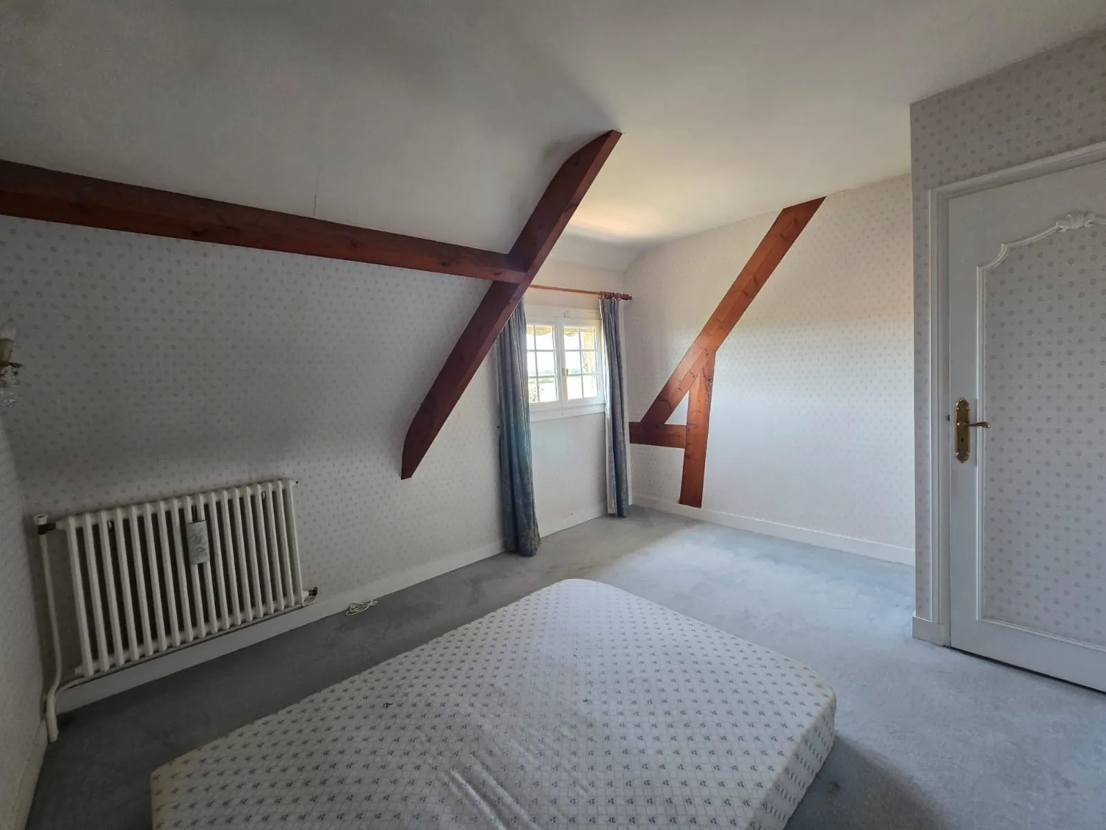 Maison à vendre à Les Baux-Sainte-Croix - 3 chambres, jardin, proche d'Évreux 