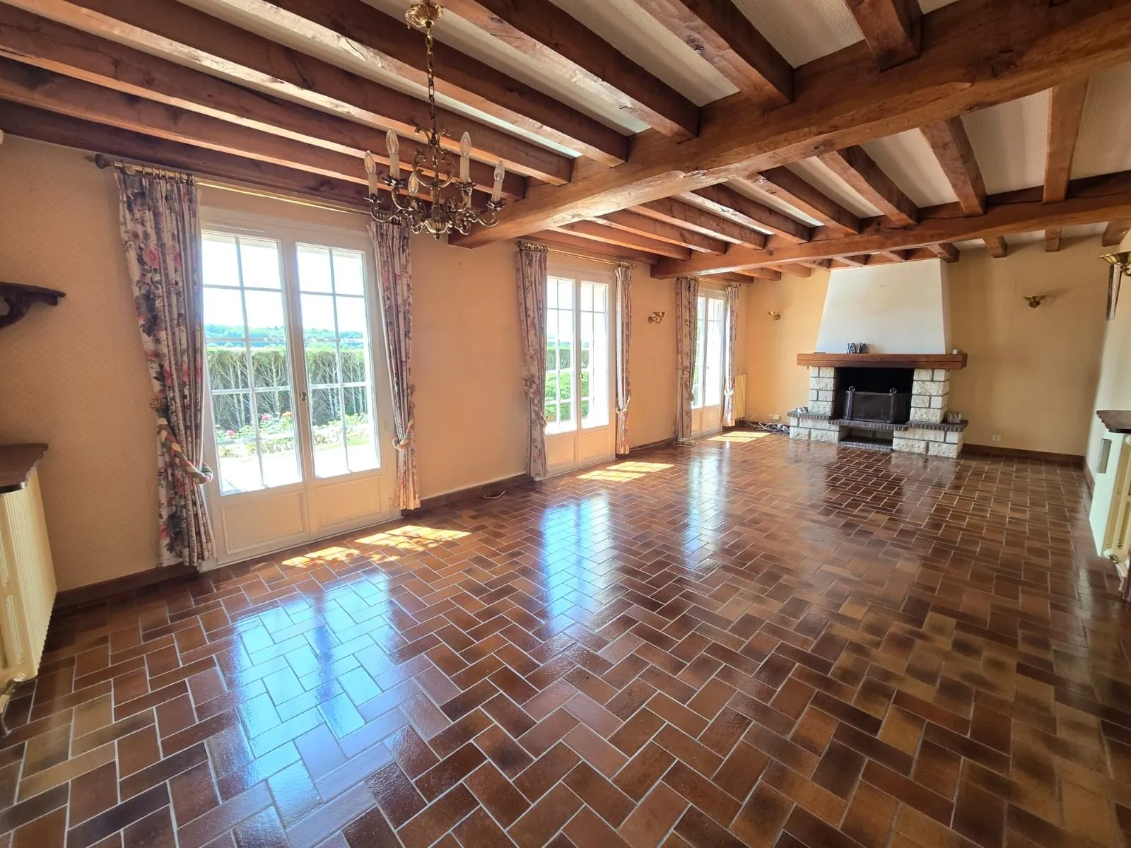 Maison à vendre à Les Baux-Sainte-Croix - 3 chambres, jardin, proche d'Évreux 