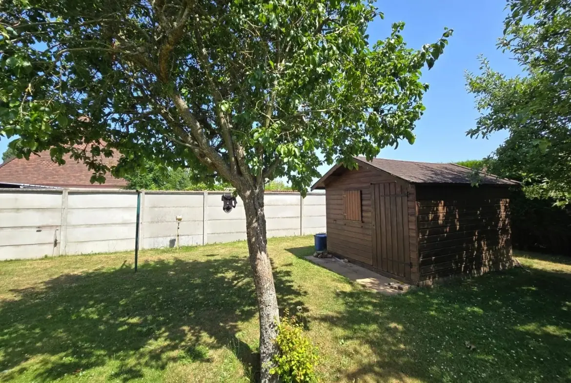 Maison à vendre à Les Baux-Sainte-Croix - 3 chambres, jardin, proche d'Évreux 