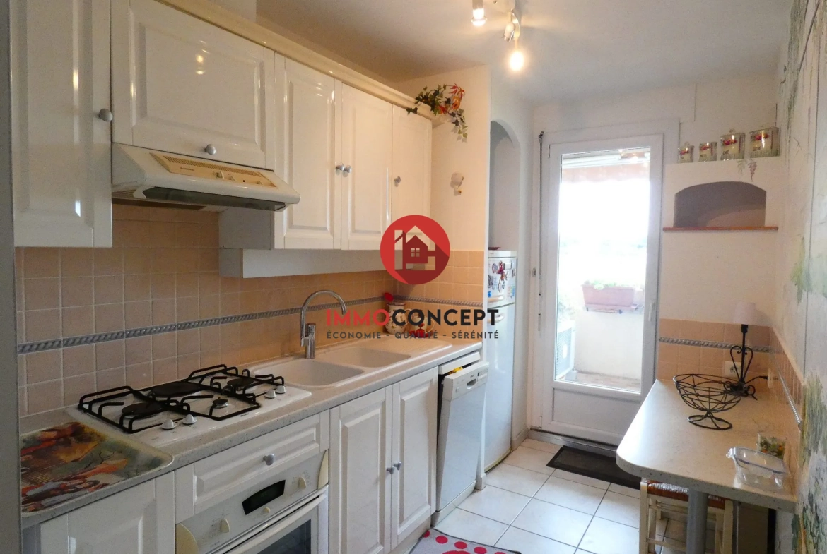 Appartement T4 lumineux avec terrasse et parking à Les Angles 