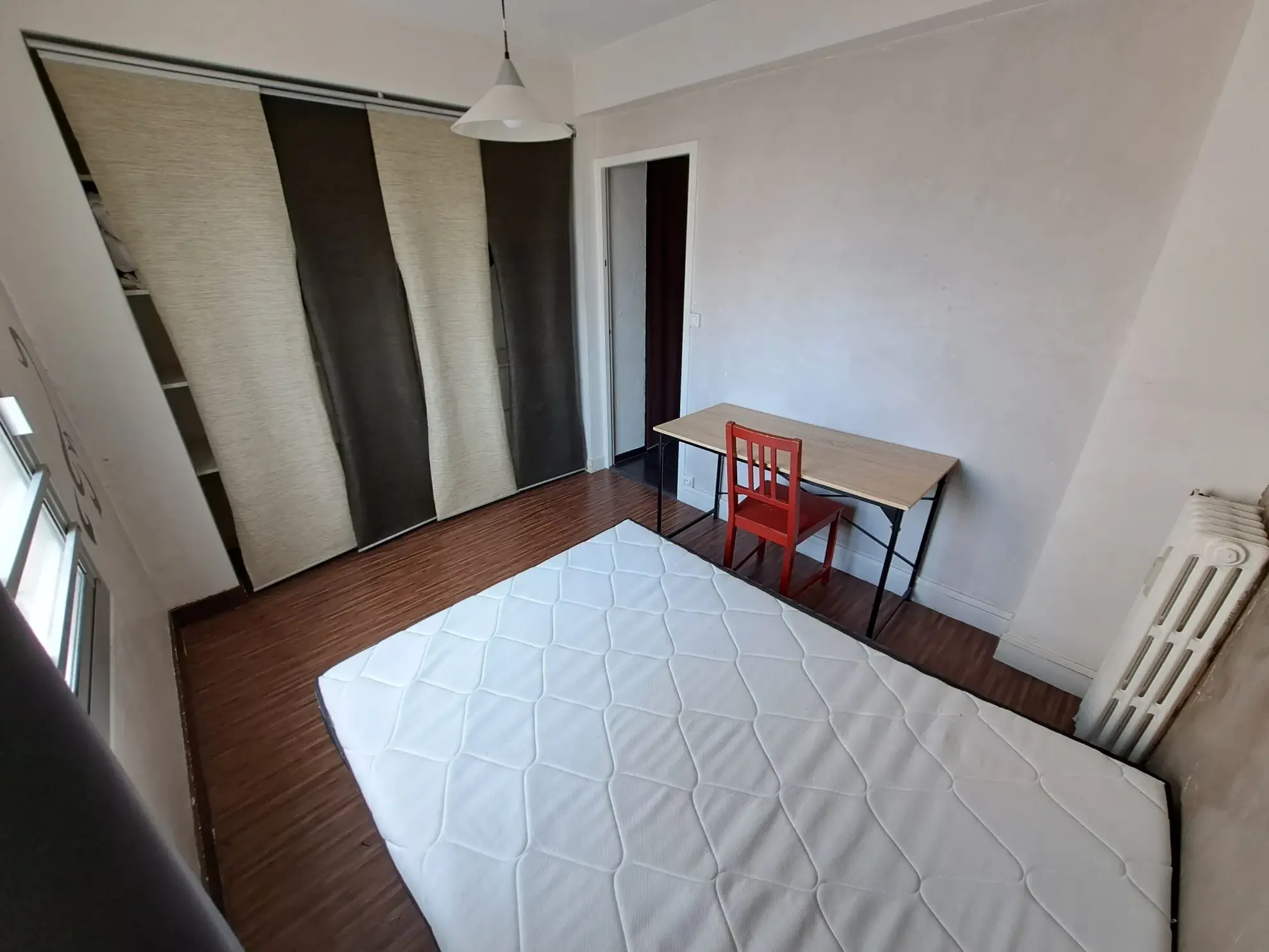 Appartement T3/4 à Dijon, Quartier Universitaire avec Cave et Ascenseur 