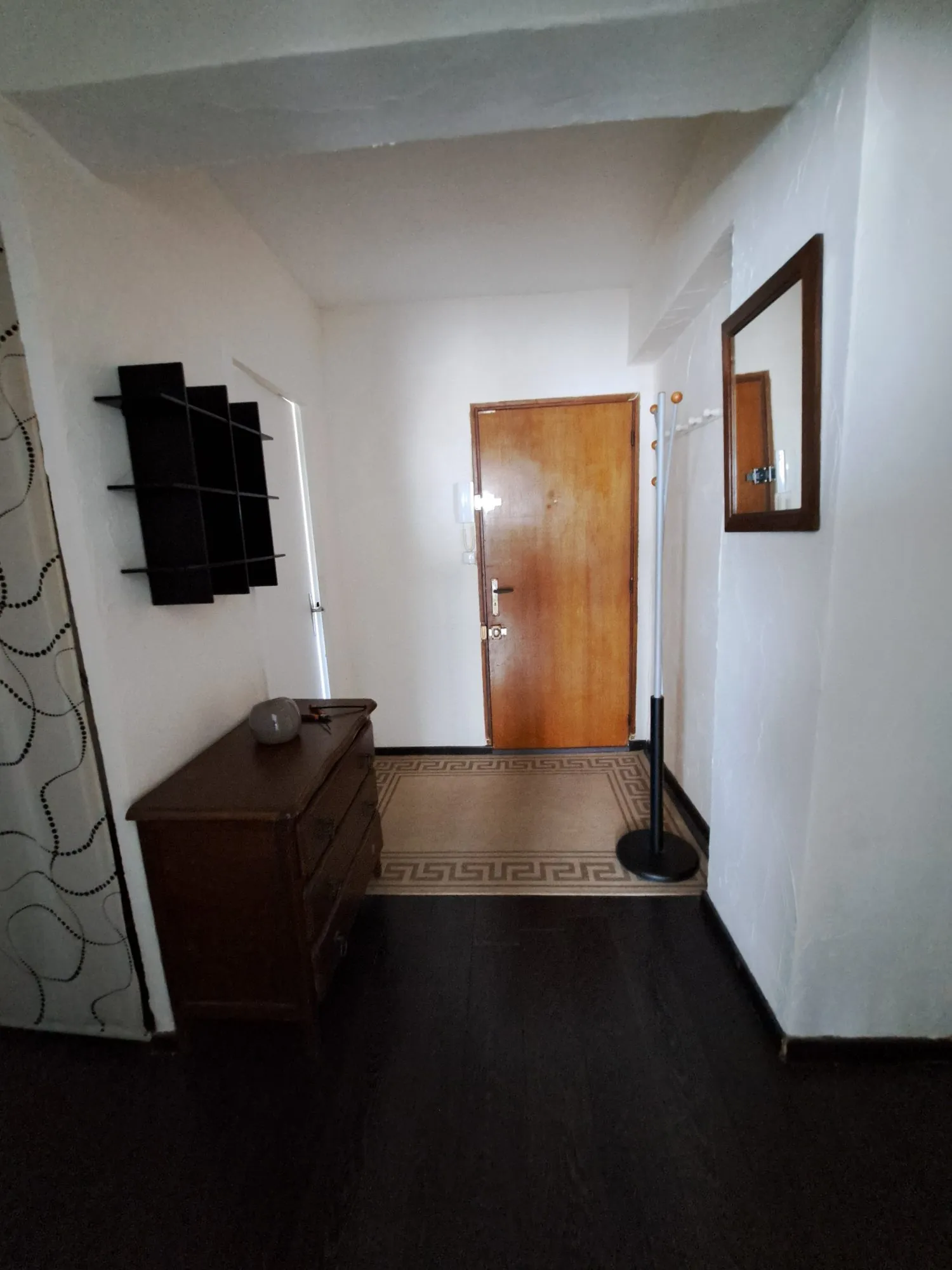 Appartement T3/4 à Dijon, Quartier Universitaire avec Cave et Ascenseur 