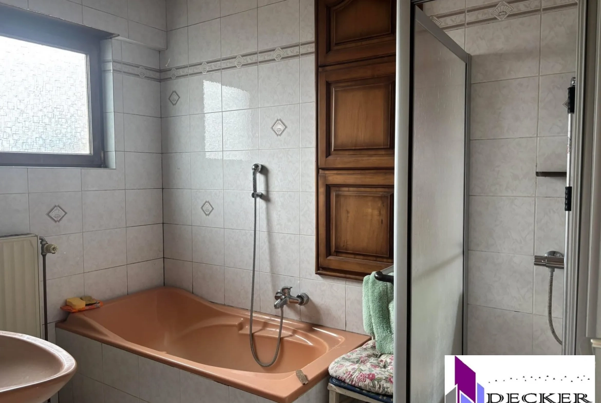 Maison spacieuse de 5 pièces avec grande dépendance à Oberbronn, idéale pour rénovation 