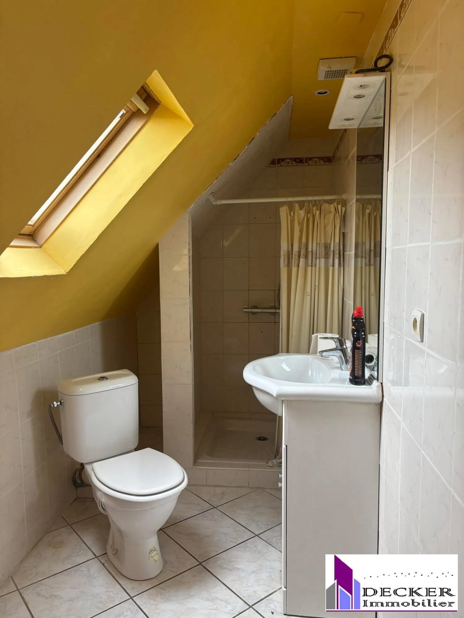 Maison spacieuse de 5 pièces avec grande dépendance à Oberbronn, idéale pour rénovation 