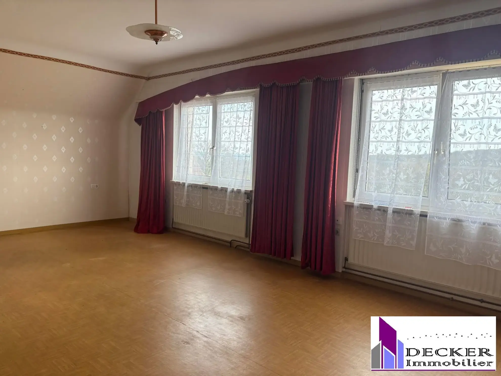 Maison spacieuse de 5 pièces avec grande dépendance à Oberbronn, idéale pour rénovation 