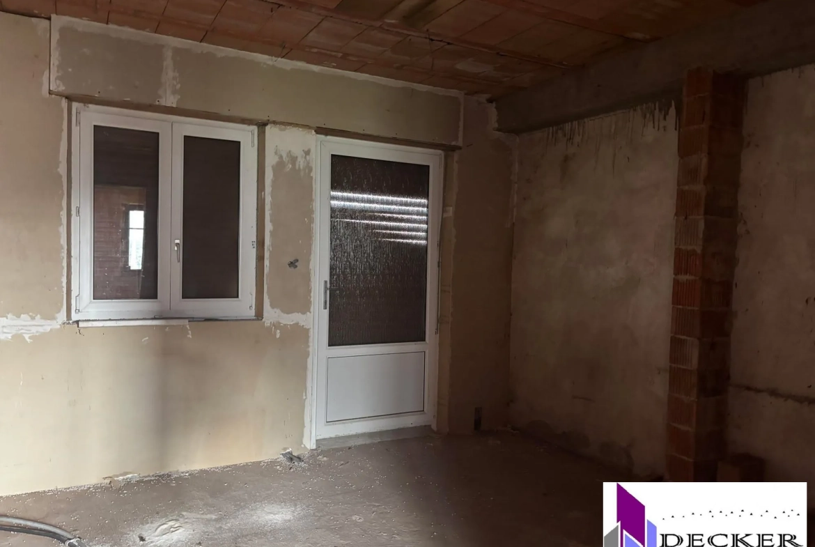 Maison spacieuse de 5 pièces avec grande dépendance à Oberbronn, idéale pour rénovation 