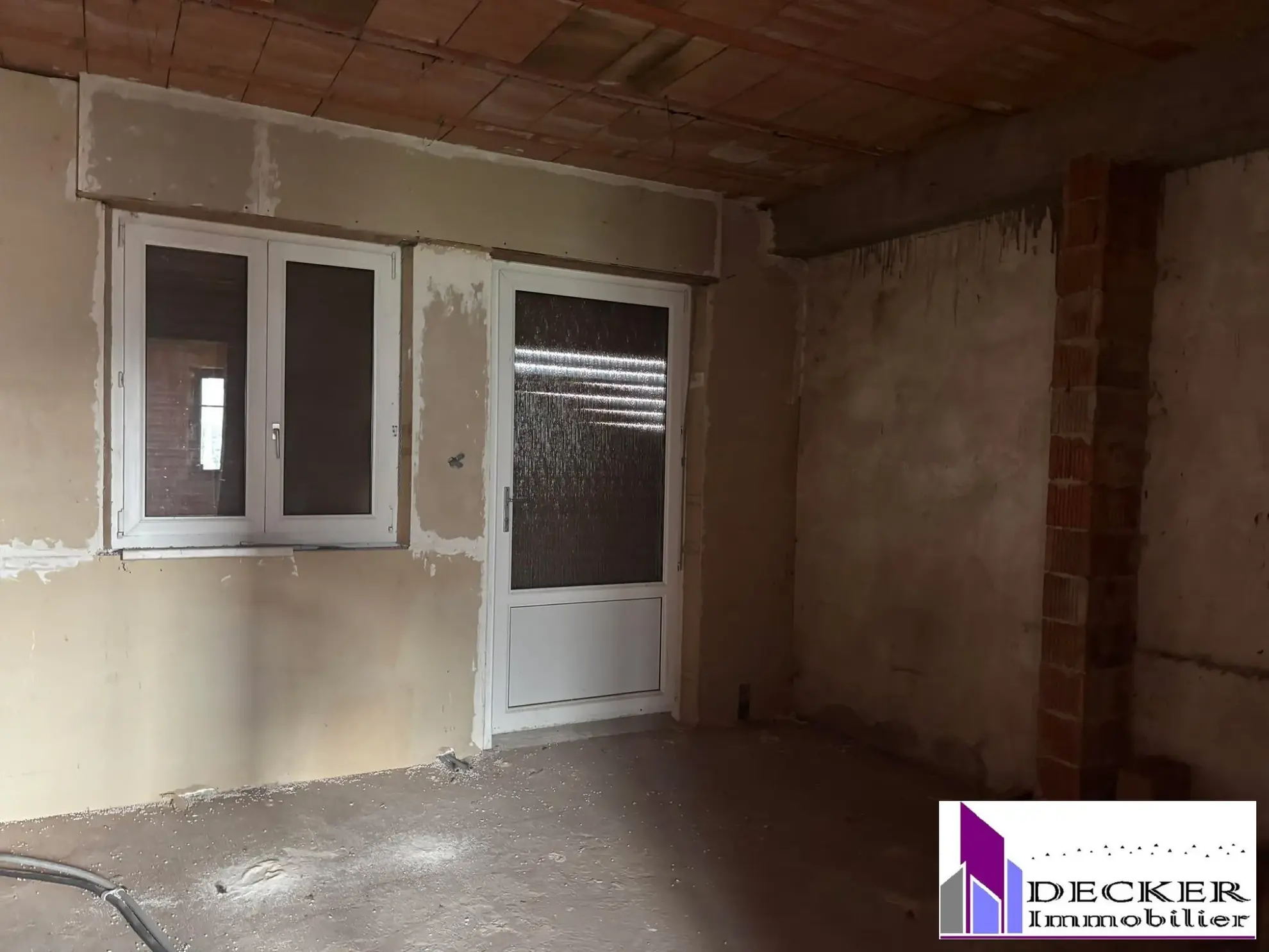 Maison spacieuse de 5 pièces avec grande dépendance à Oberbronn, idéale pour rénovation 