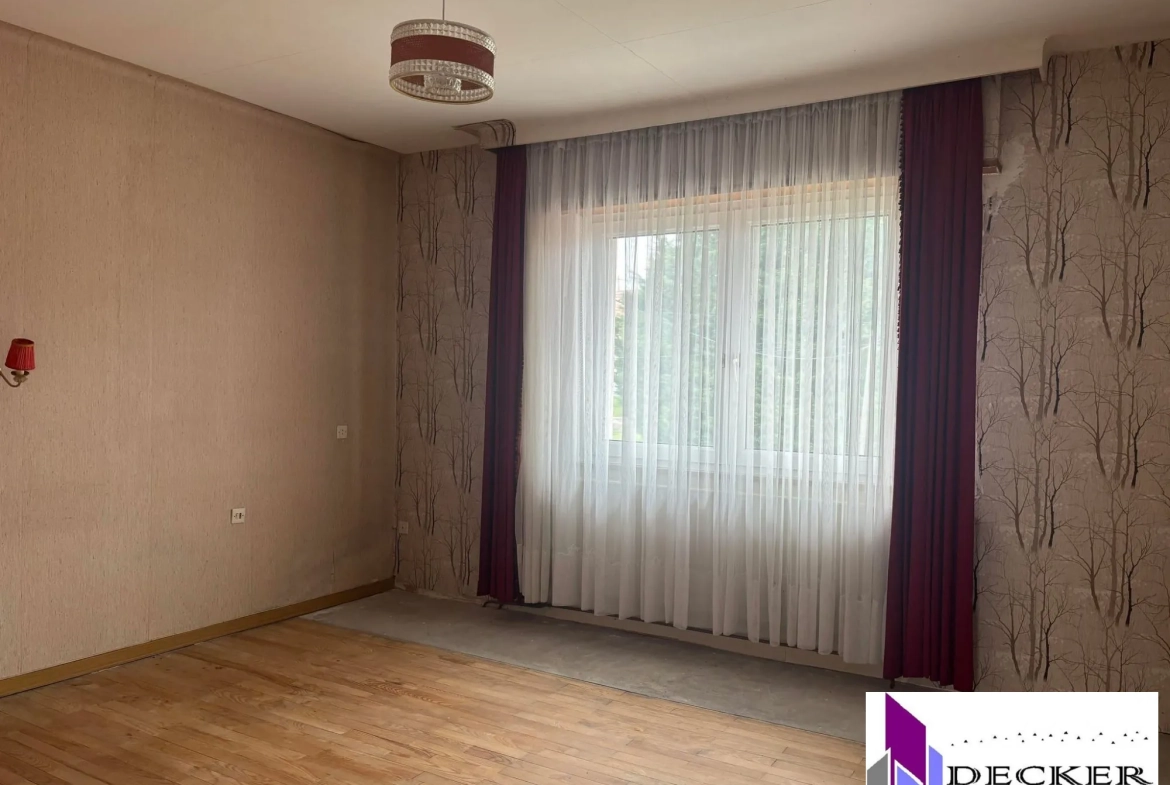 Maison spacieuse de 5 pièces avec grande dépendance à Oberbronn, idéale pour rénovation 