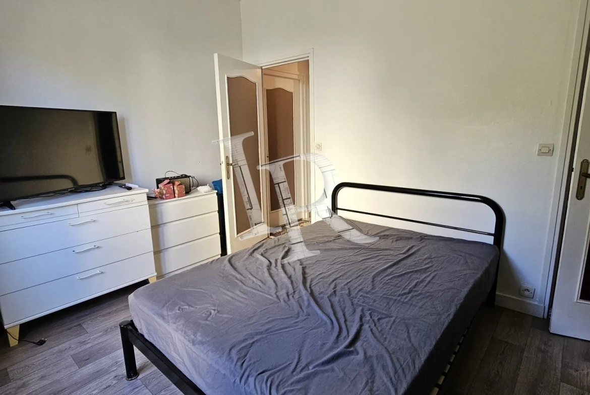 Immeuble à vendre au Puy-en-Velay – 4 appartements, caves et stationnements dans secteur calme 