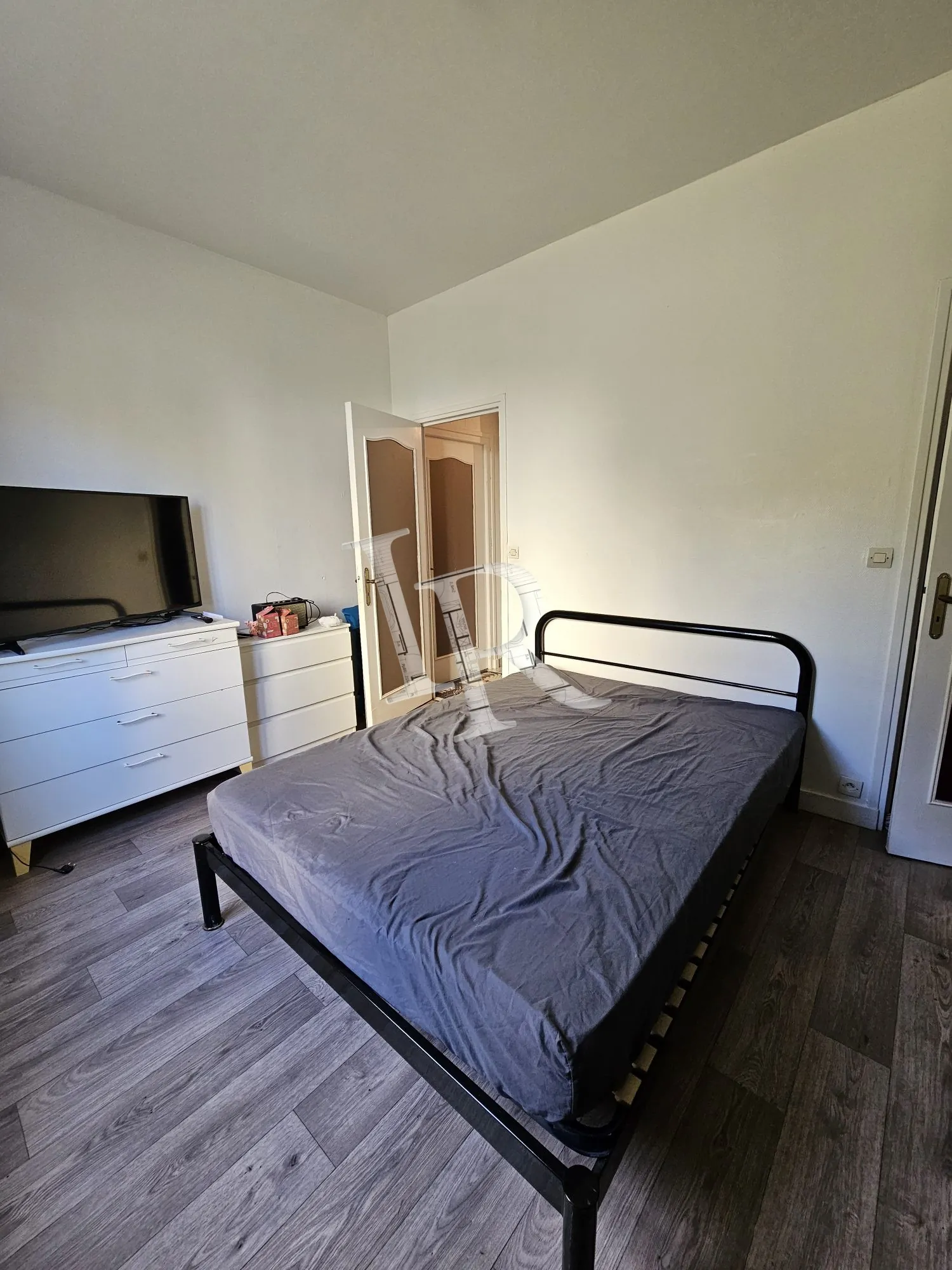 Immeuble à vendre au Puy-en-Velay – 4 appartements, caves et stationnements dans secteur calme 