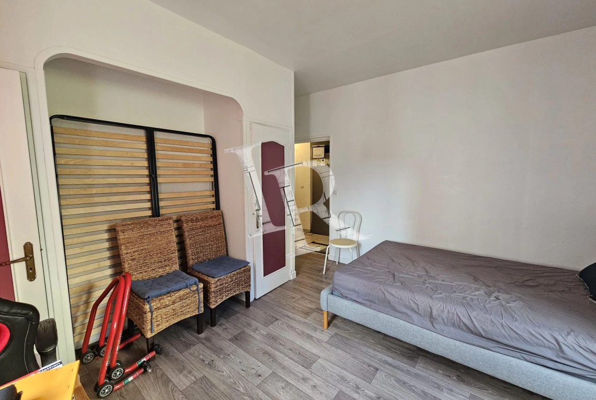 Immeuble à vendre au Puy-en-Velay – 4 appartements, caves et stationnements dans secteur calme 