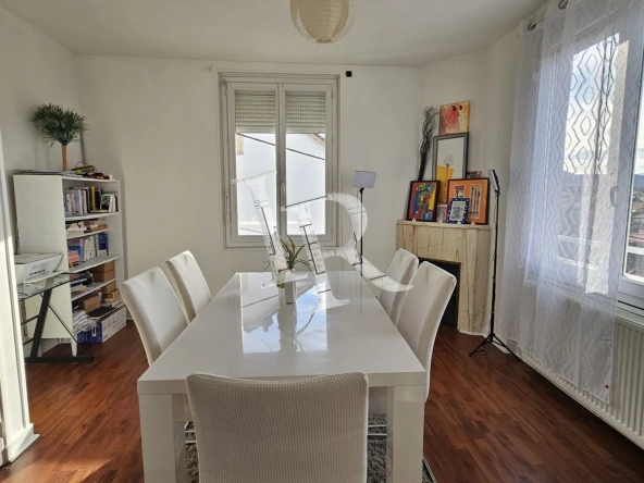 Immeuble à vendre au Puy-en-Velay – 4 appartements, caves et stationnements dans secteur calme