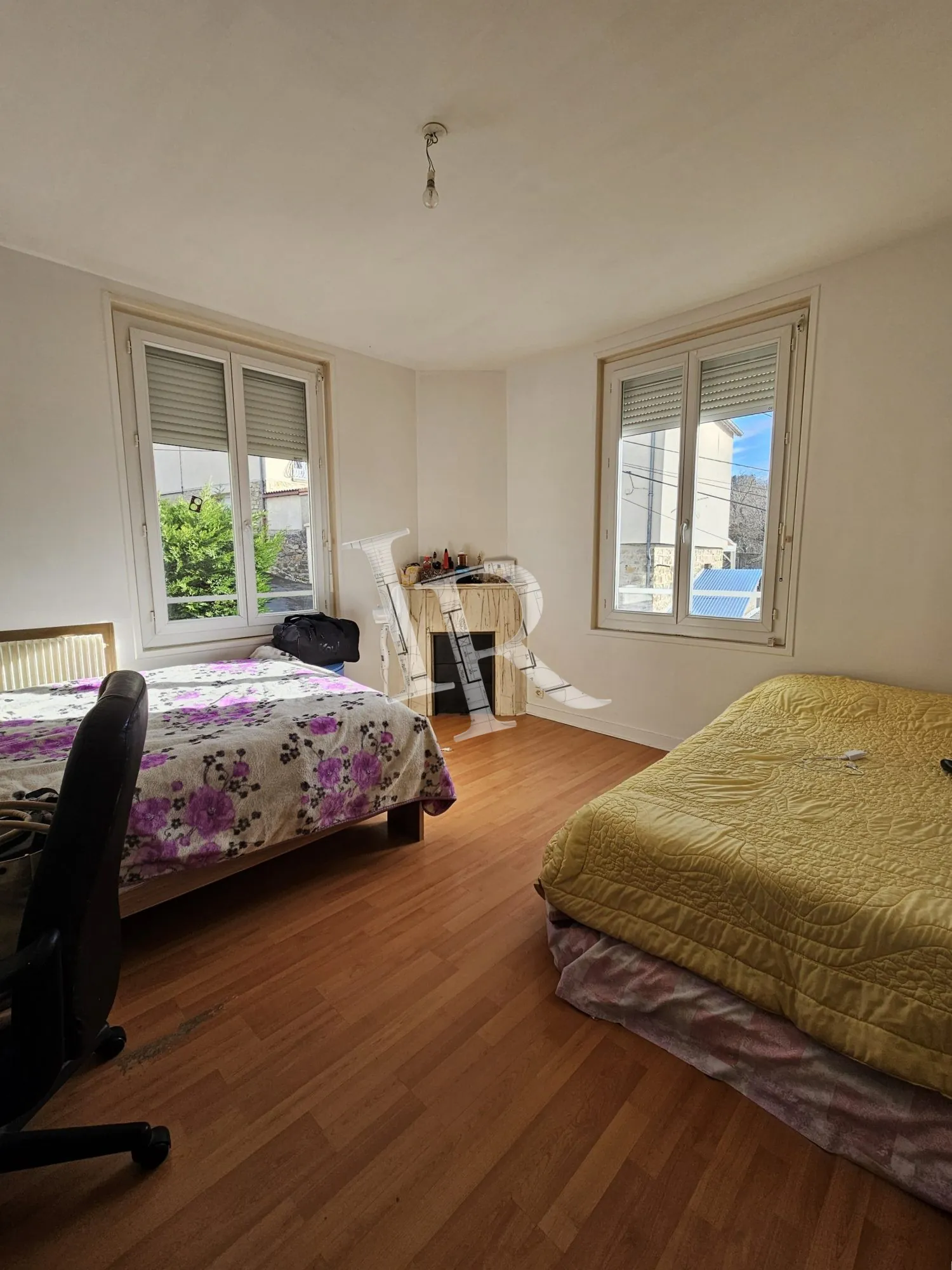 Immeuble à vendre au Puy-en-Velay – 4 appartements, caves et stationnements dans secteur calme 