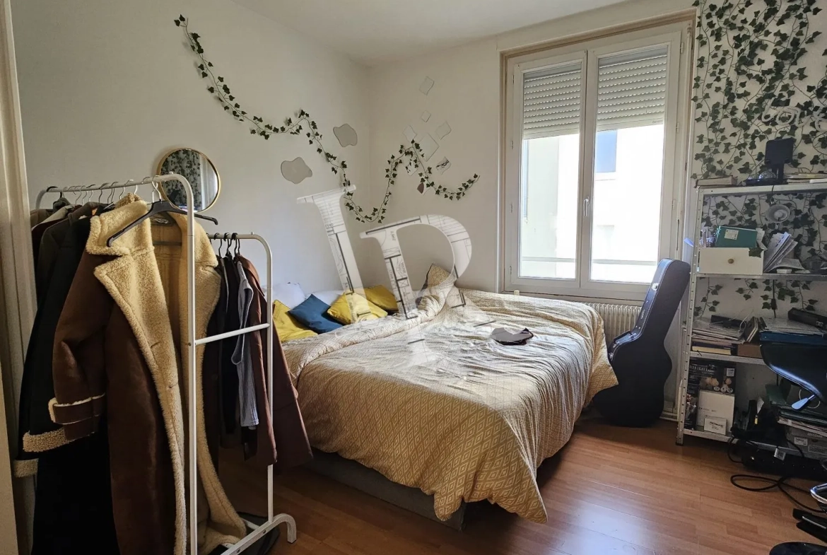Immeuble à vendre au Puy-en-Velay – 4 appartements, caves et stationnements dans secteur calme 