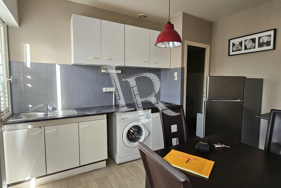 Immeuble à vendre au Puy-en-Velay – 4 appartements, caves et stationnements dans secteur calme 