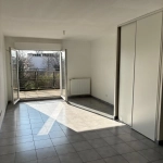 Appartement T3 à Feyzin de 59 m² avec balcon, ascenseur et box - Libre
