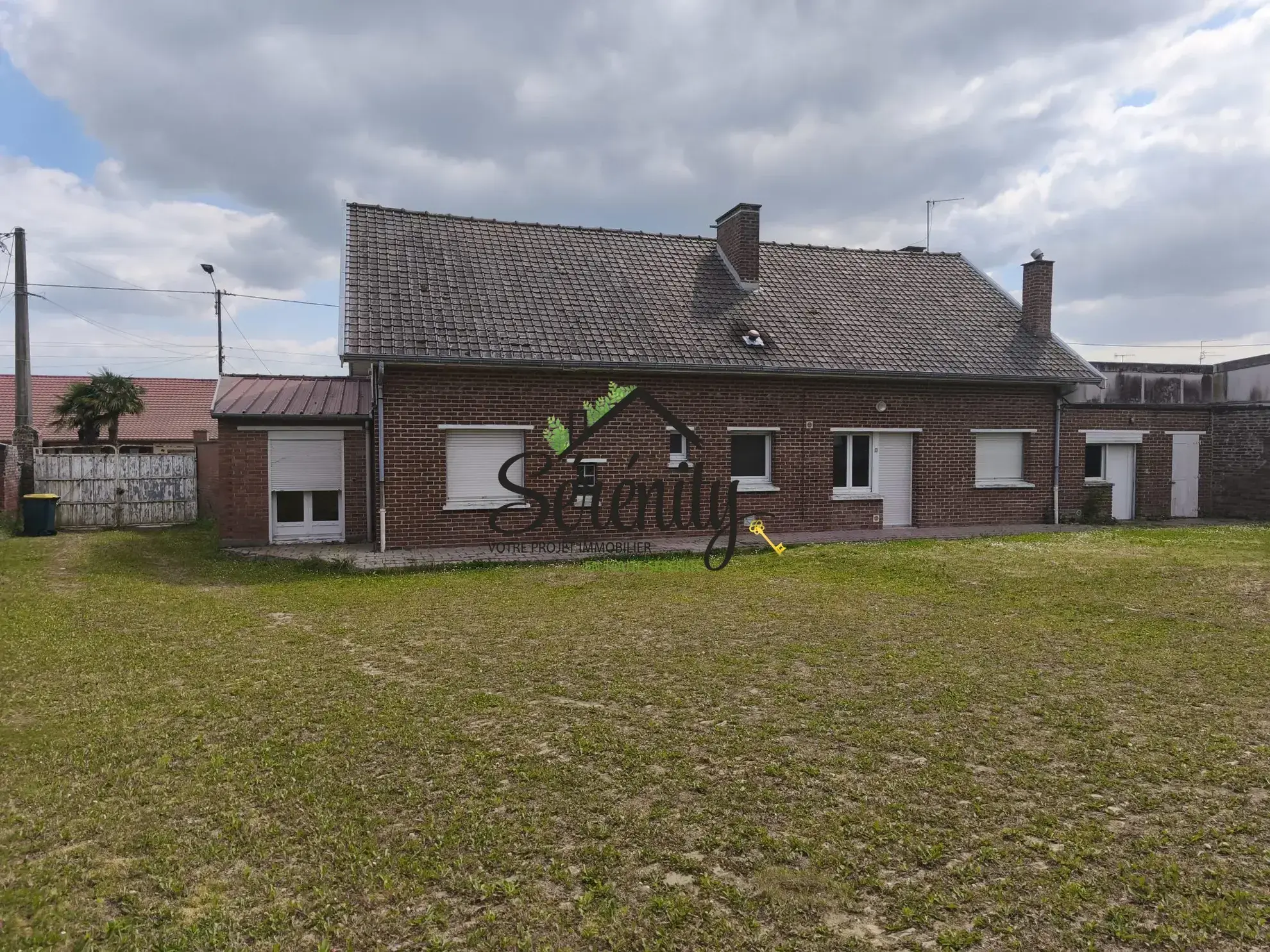 Grande maison avec 4 chambres à Écourt-Saint-Quentin - Secteur recherché 