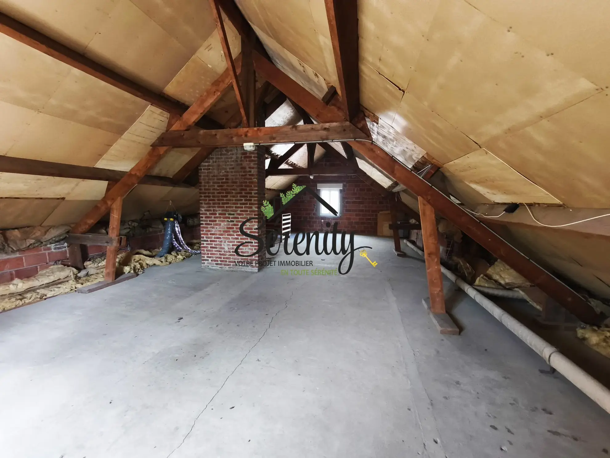 Grande maison avec 4 chambres à Écourt-Saint-Quentin - Secteur recherché 