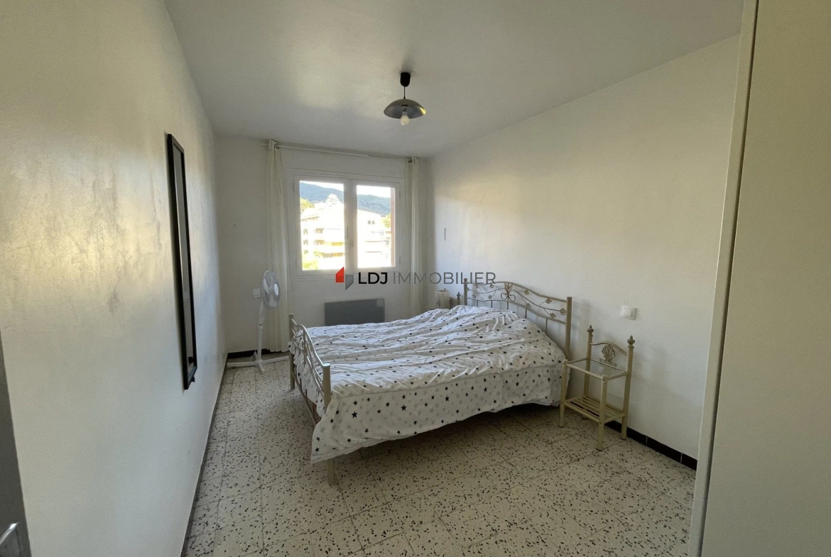 Appartement 3 pièces rénové avec balcon, cave et loggia à Amélie-les-Bains 