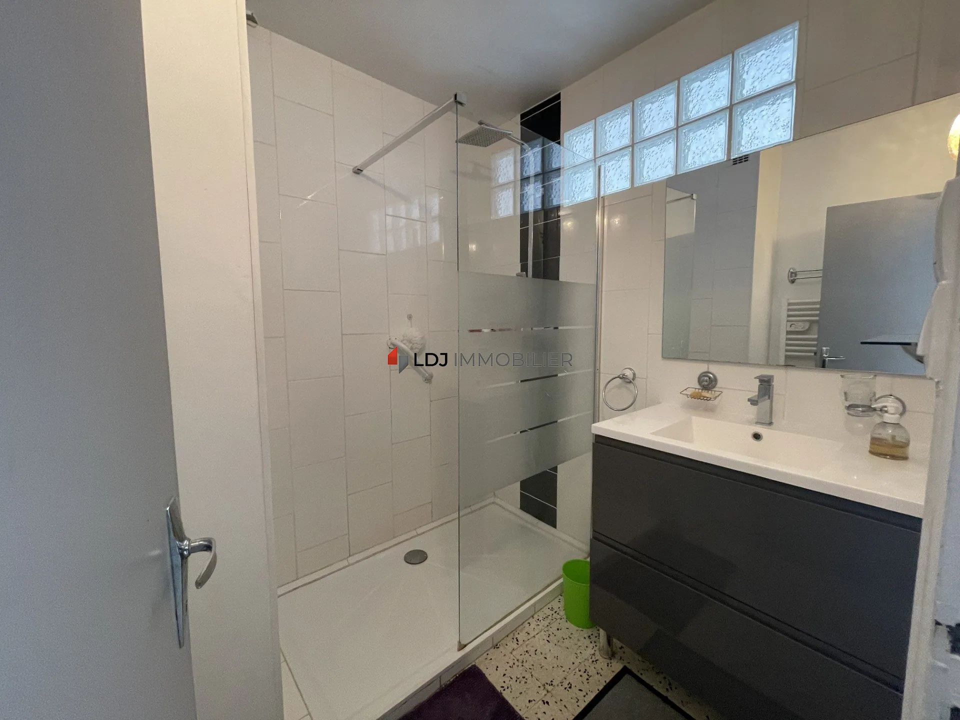 Appartement 3 pièces rénové avec balcon, cave et loggia à Amélie-les-Bains 