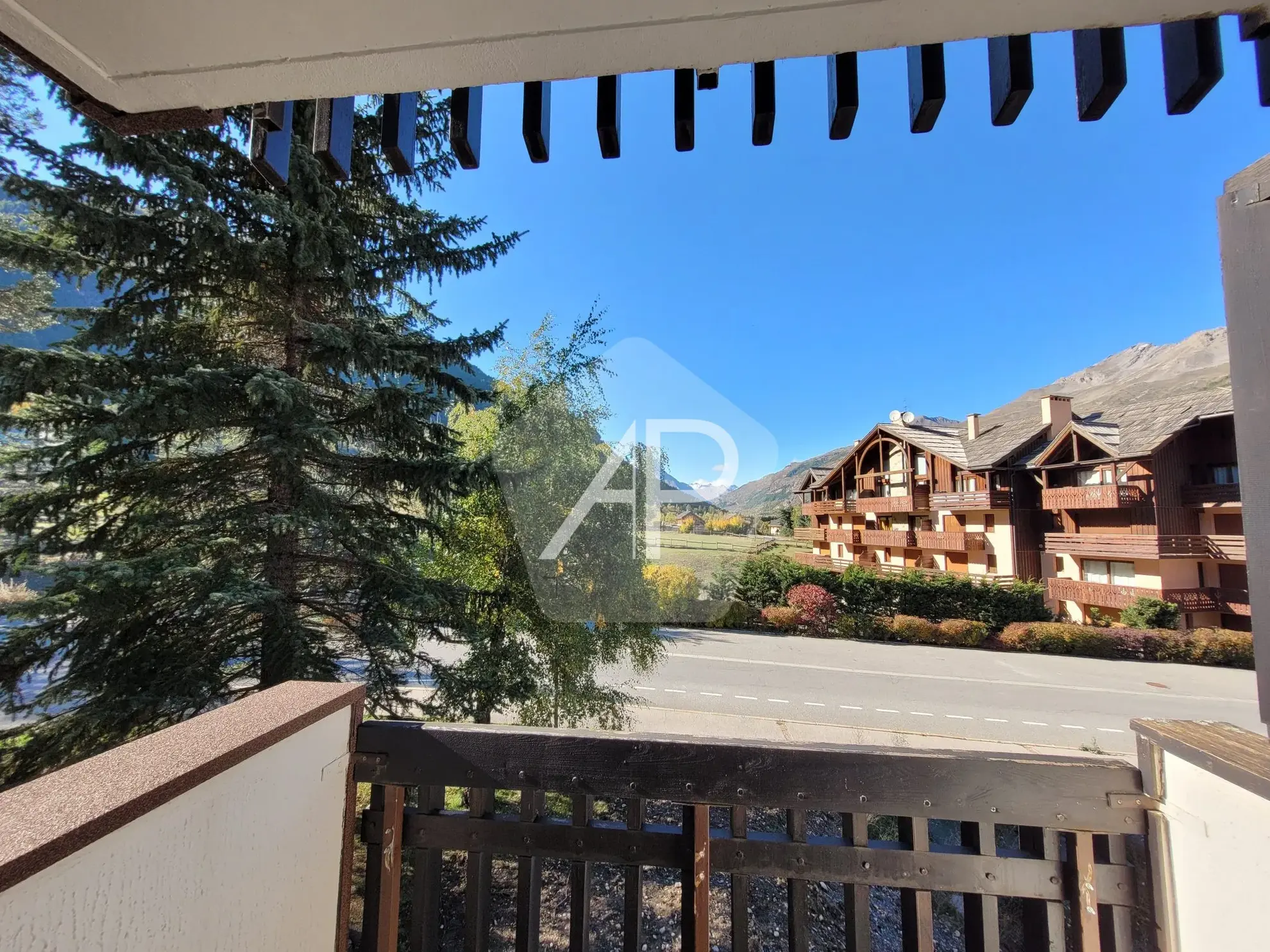 Studio avec coin montagne et balcon à La Salle-les-Alpes proche des pistes 