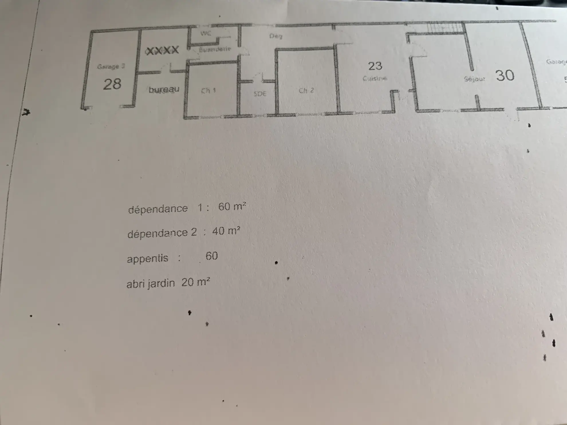 Maison de plain-pied à vendre à Aulnay, Charente-Maritime - 123 m² avec dépendances sur 4050 m² 