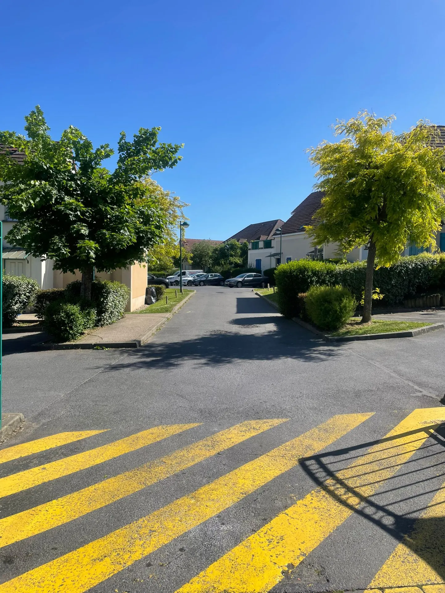 Charmante maison 3 pièces à Magny-le-Hongre avec terrasse et stationnement 