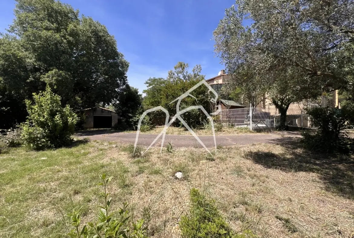 Terrain constructible de 238 m² à Cournonsec près de Montpellier 