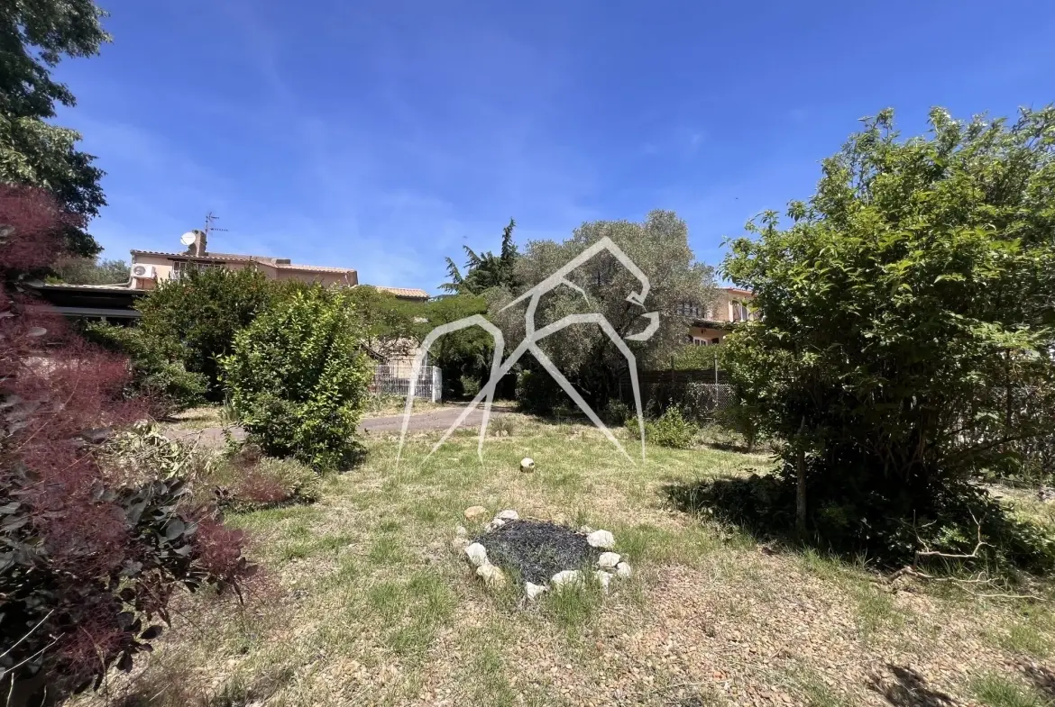 Terrain constructible de 238 m² à Cournonsec près de Montpellier 