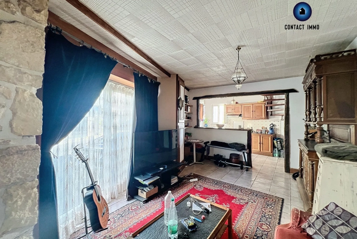 Maison en pierre à Ayen avec potentiel locatif et travaux récents 