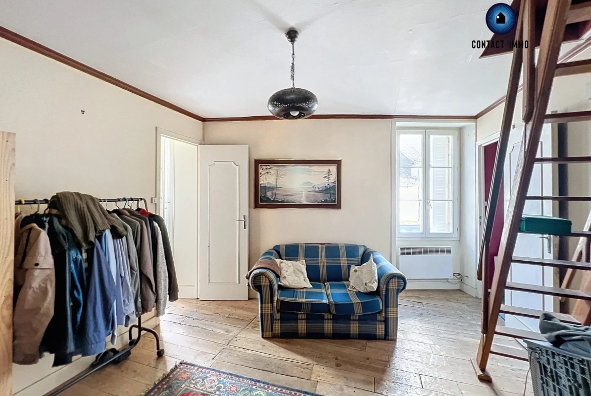Maison en pierre à Ayen avec potentiel locatif et travaux récents 