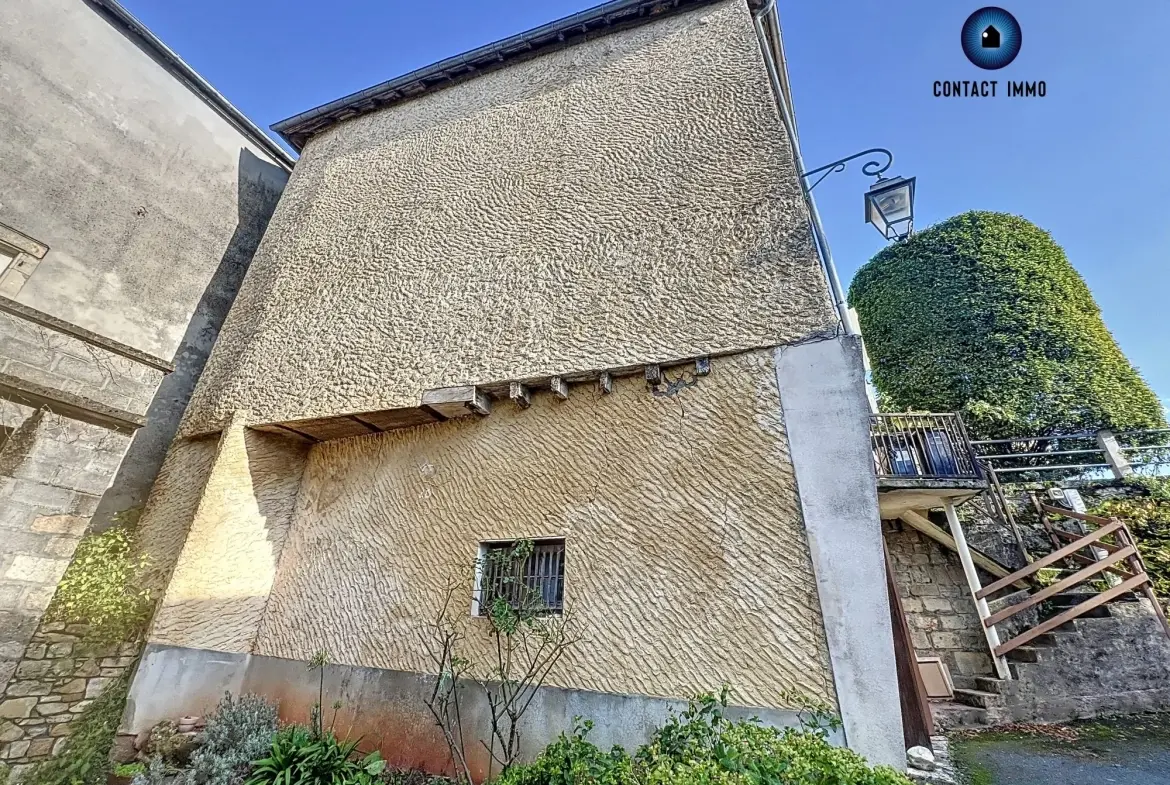 Maison en pierre à Ayen avec potentiel locatif et travaux récents 