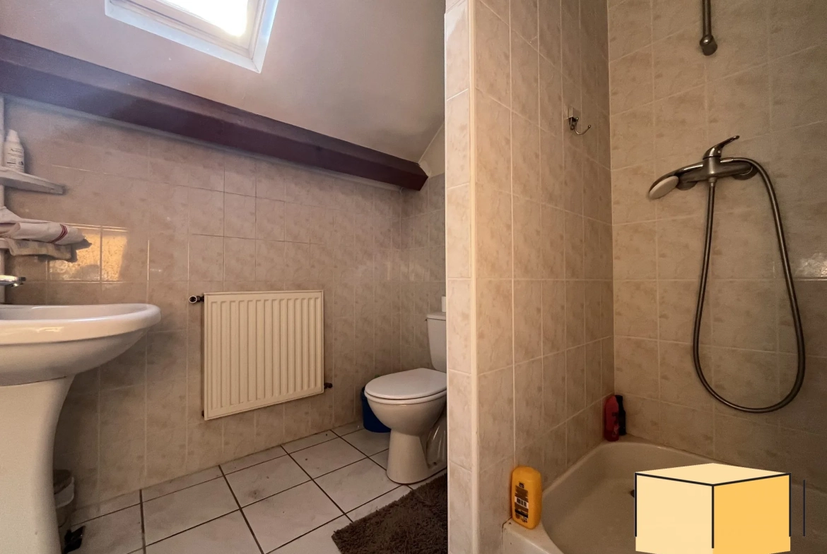 Appartement F3 à Belley, 2 chambres, faibles charges, parking gratuit et centre-ville 
