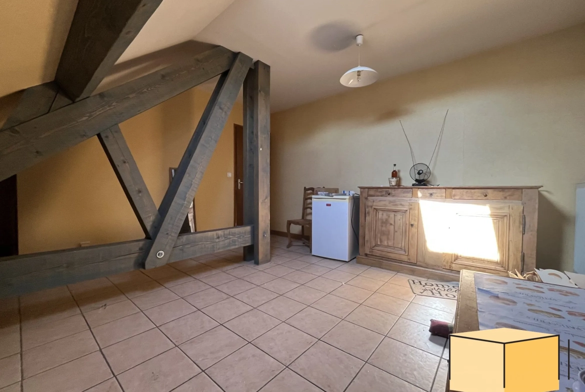 Appartement F3 à Belley, 2 chambres, faibles charges, parking gratuit et centre-ville 