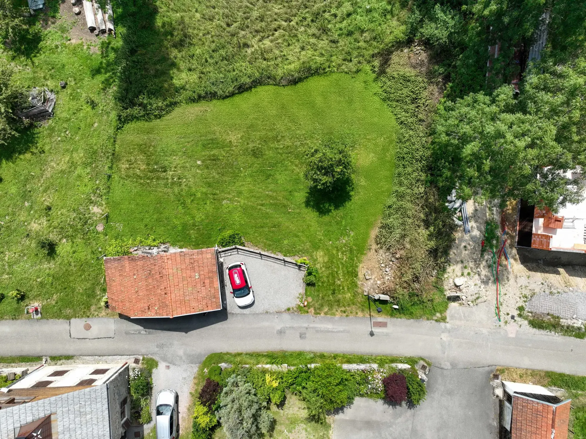 Terrain constructible de 485 m² à Thollon-les-Mémises, calme et ensoleillé 