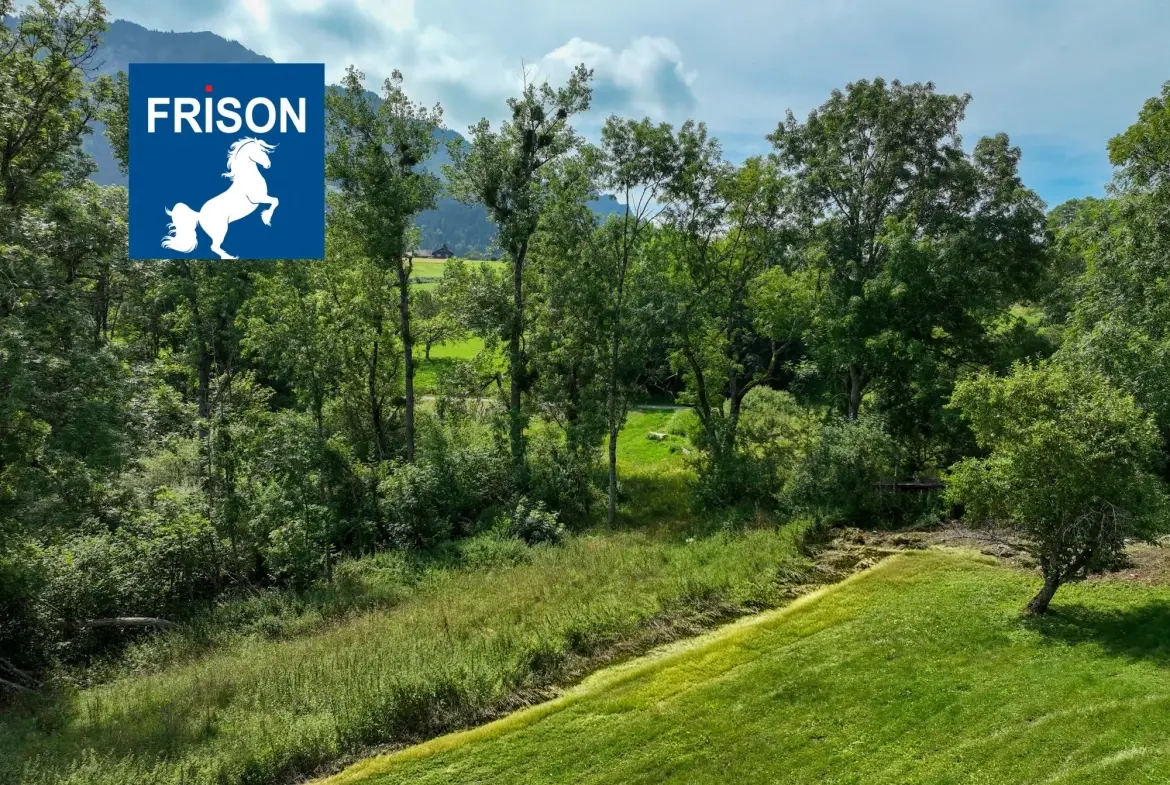 Terrain constructible de 485 m² à Thollon-les-Mémises, calme et ensoleillé 