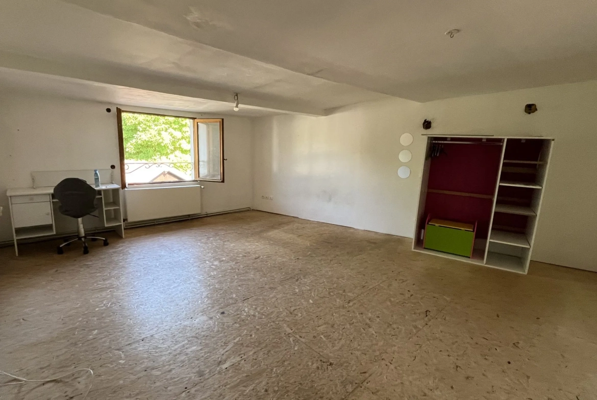 Belle maison de 125 m² avec dépendance à Thourotte 