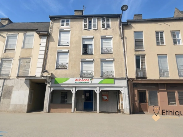 Immeuble à vendre au cœur de Bar-sur-Aube avec potentiel locatif et rénovation à prévoir