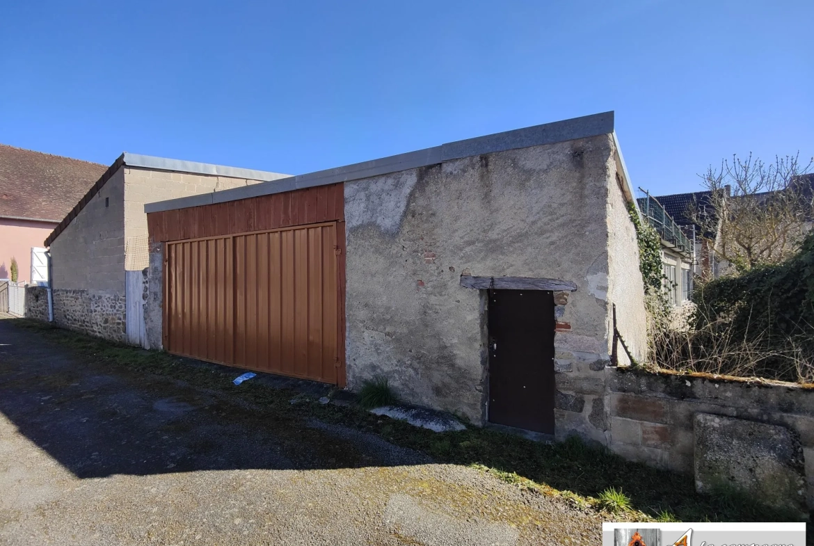Maison de village à Chambon-sur-Voueize - plain-pied, garage, caves à rénovier 