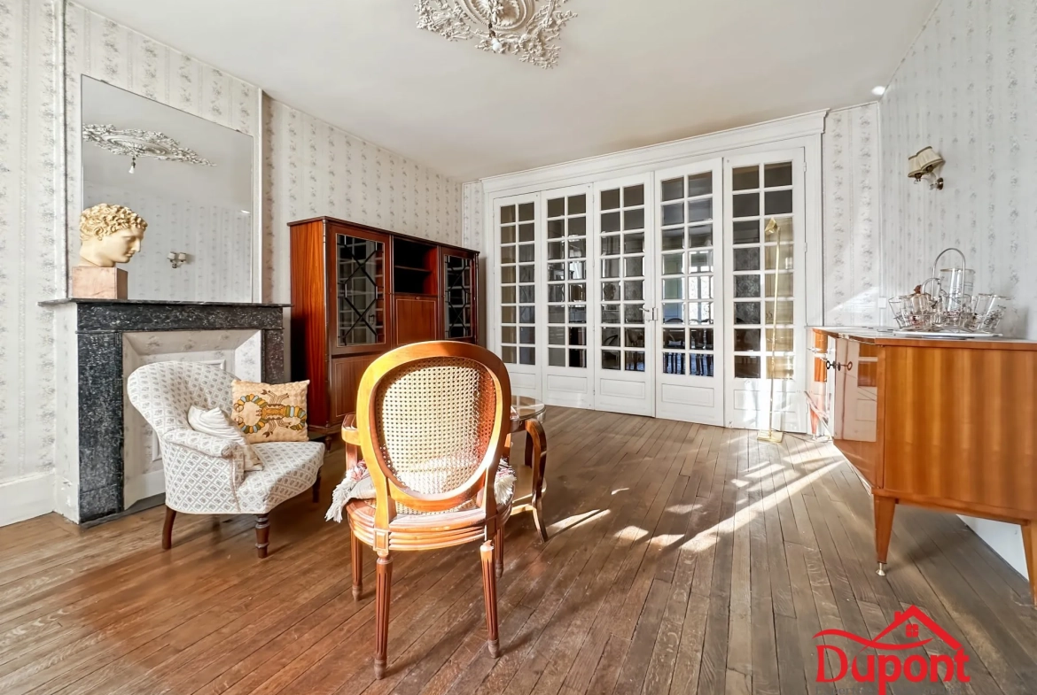 Maison de ville de 167 m² à Revin avec jardin et 5 chambres 