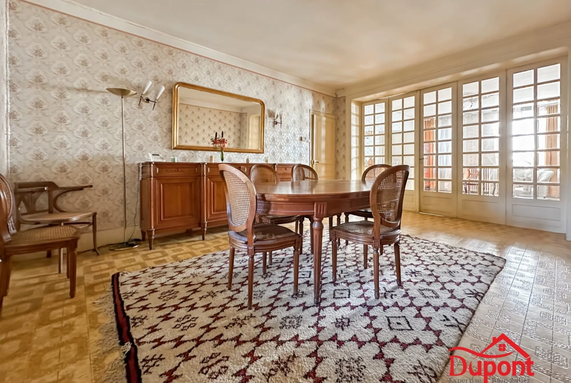 Maison de ville de 167 m² à Revin avec jardin et 5 chambres 