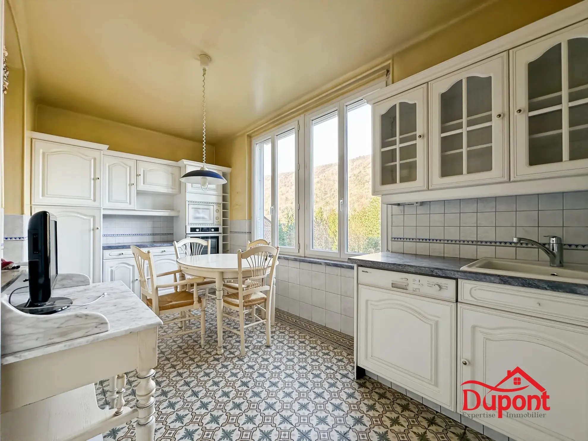 Maison de ville de 167 m² à Revin avec jardin et 5 chambres 