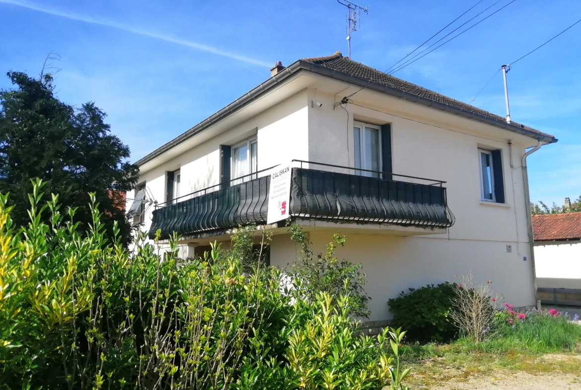 Maison familiale de 1960 avec jardin à Louhans - 138 000 € 