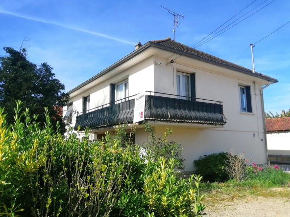 Maison familiale de 1960 avec jardin à Louhans - 138 000 €