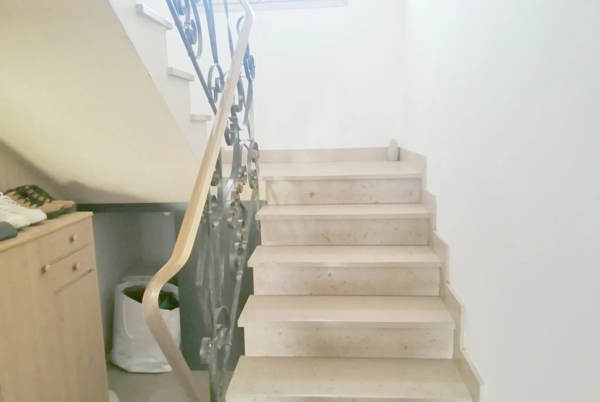 Maison familiale de 1960 avec jardin à Louhans - 138 000 € 