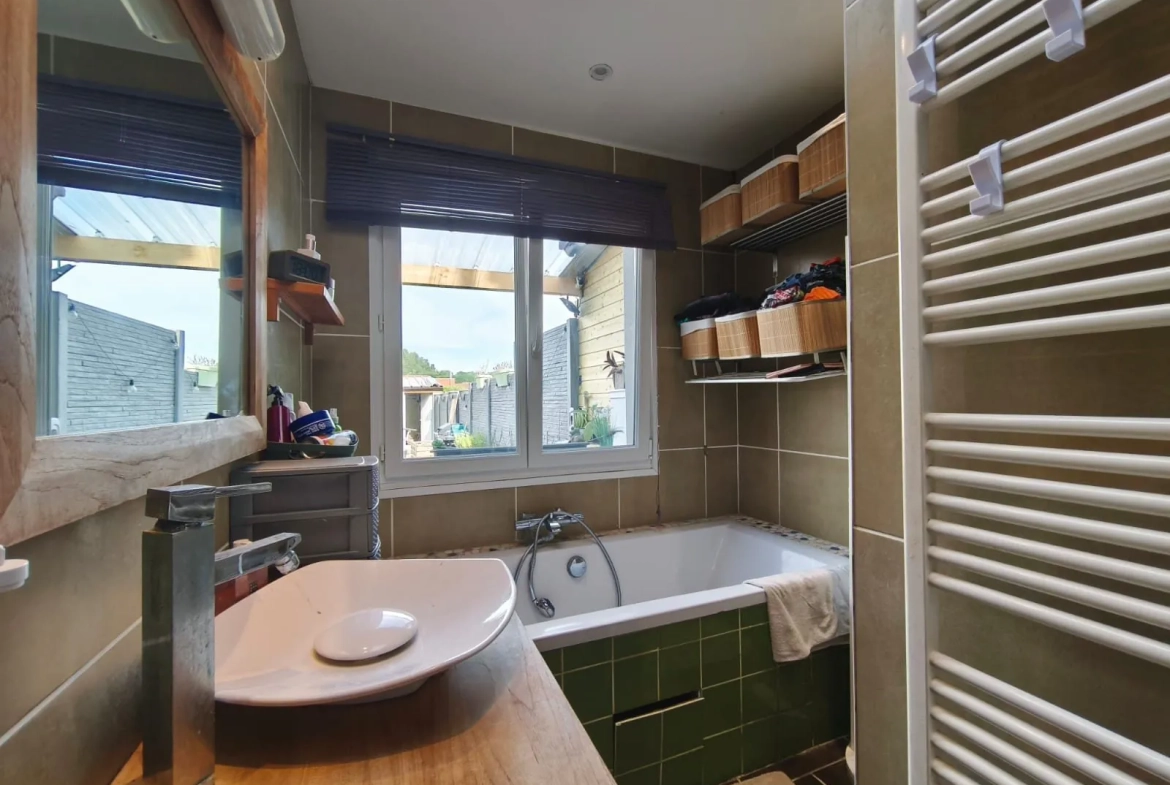 Maison 5 pièces avec jardin, garage à Beuvrages - Opportunité exclusive 