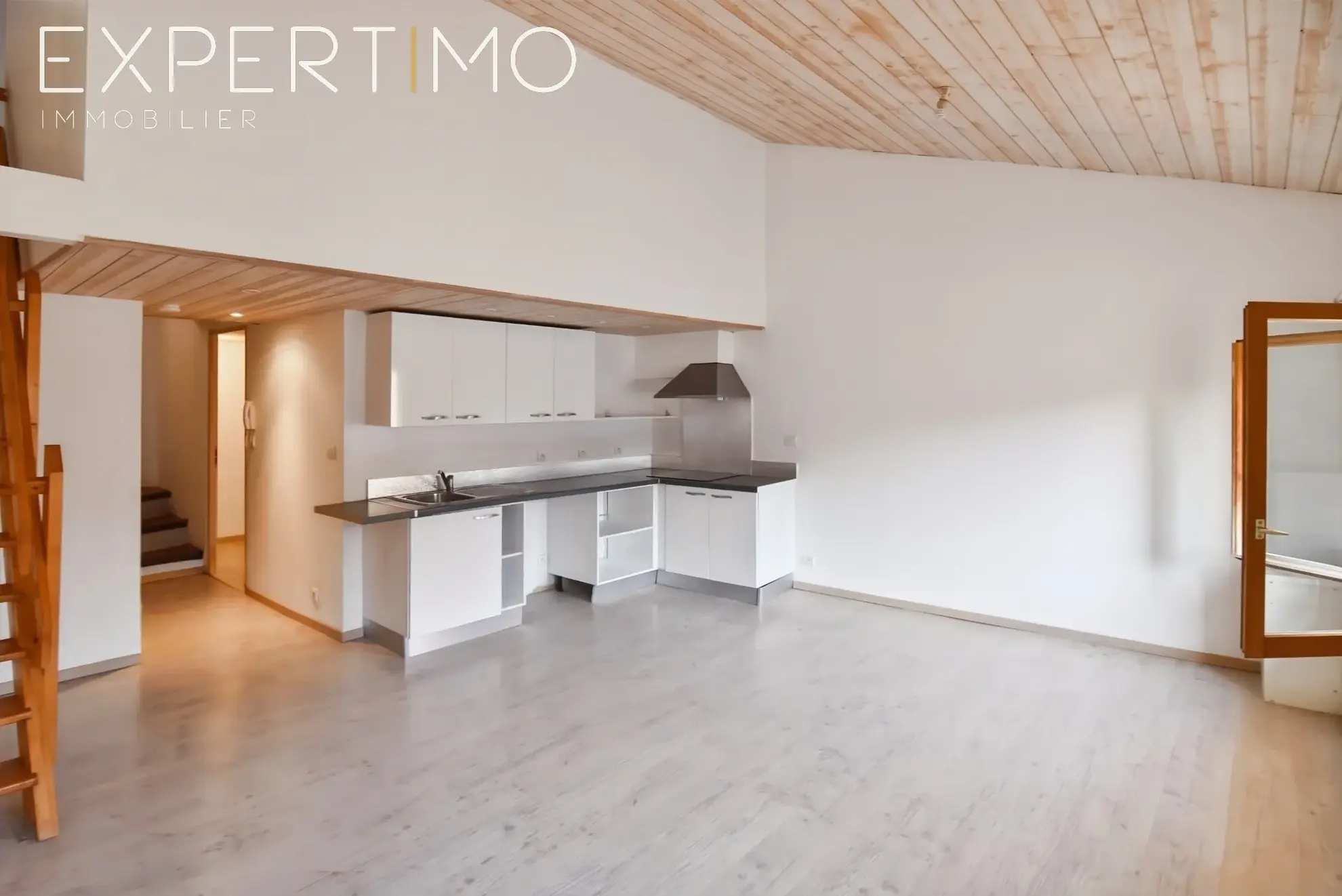 Appartement lumineux avec terrasse et vue sur le Luberon à Apt 