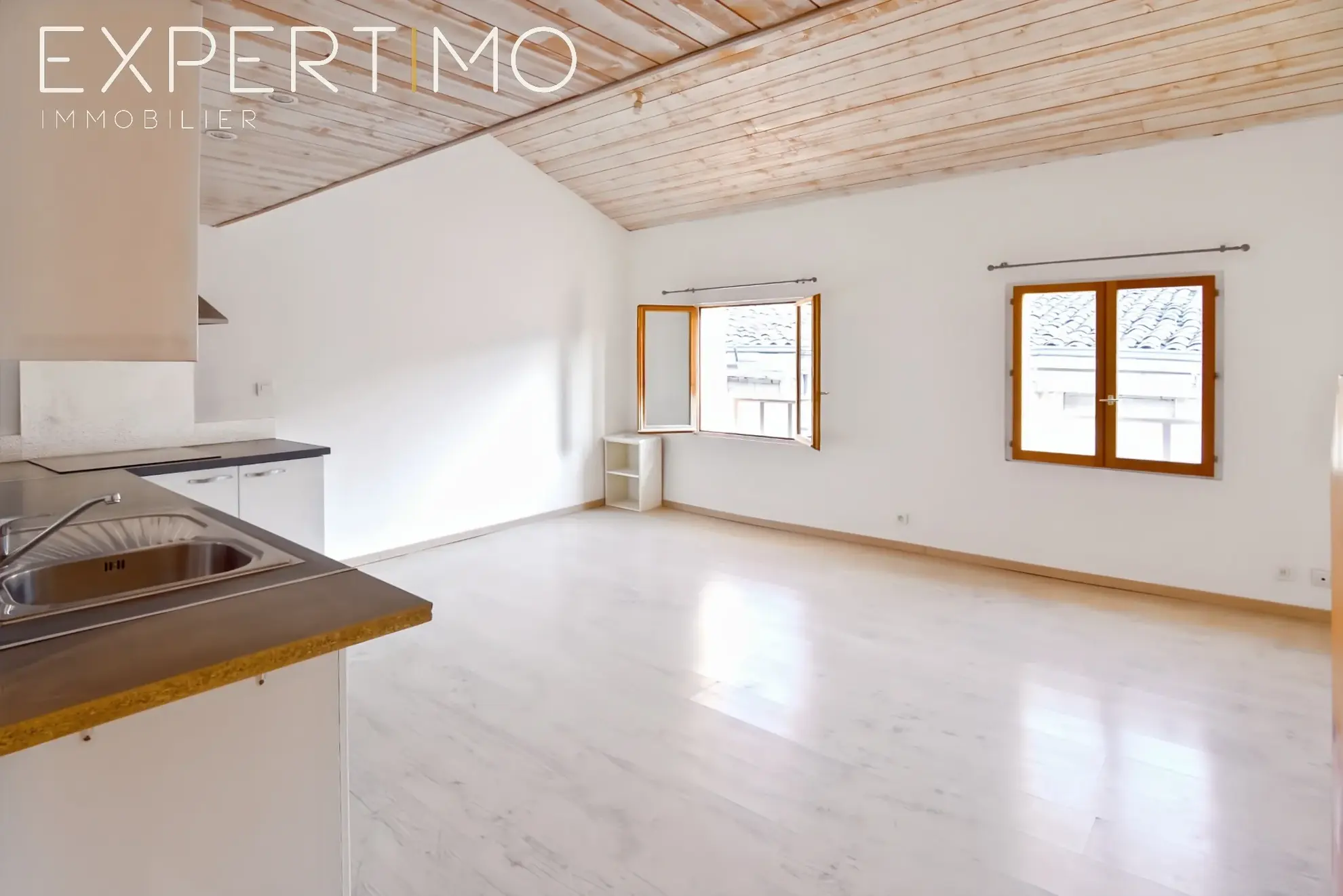 Appartement lumineux avec terrasse et vue sur le Luberon à Apt 