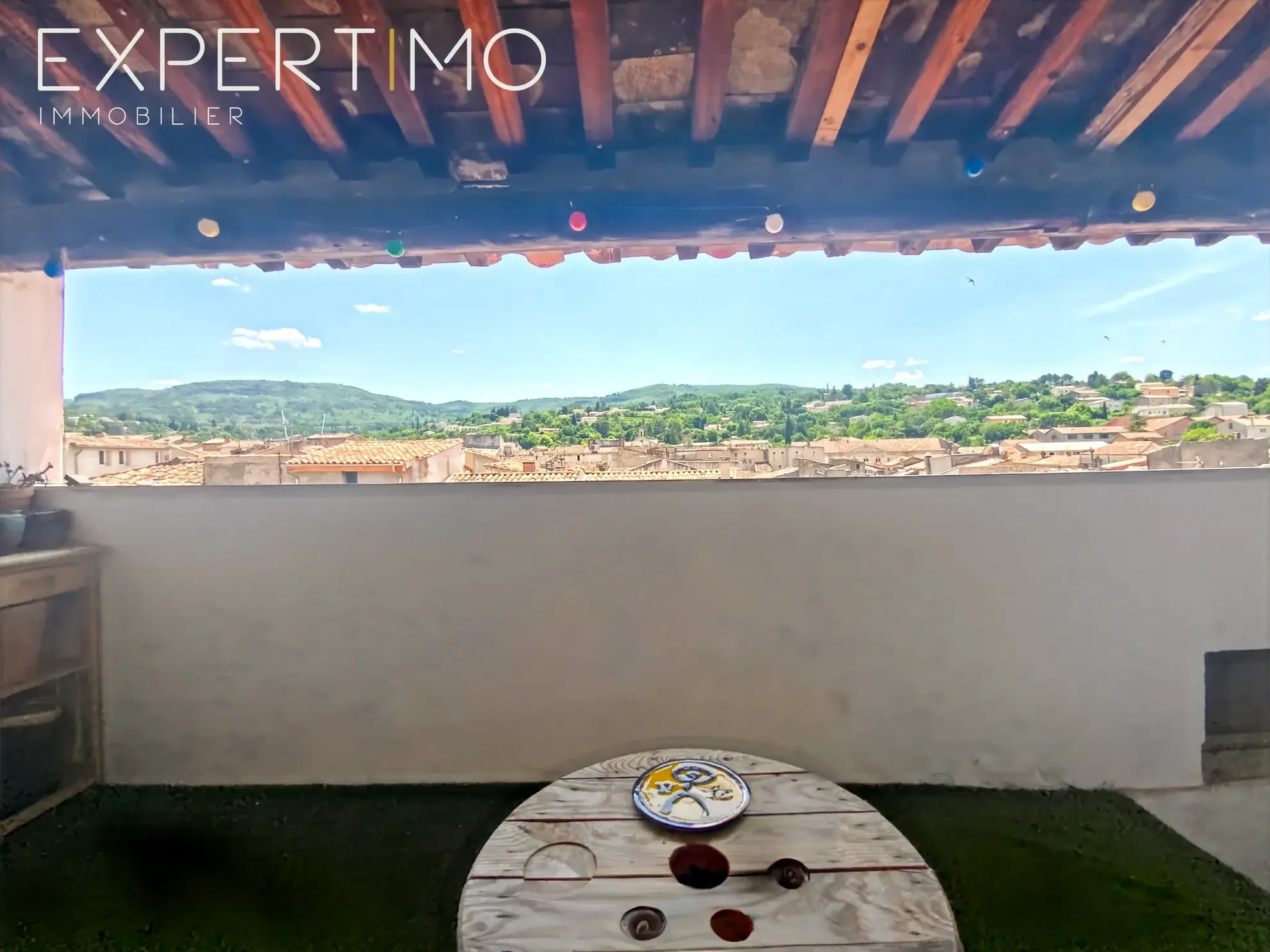 Appartement lumineux avec terrasse et vue sur le Luberon à Apt 