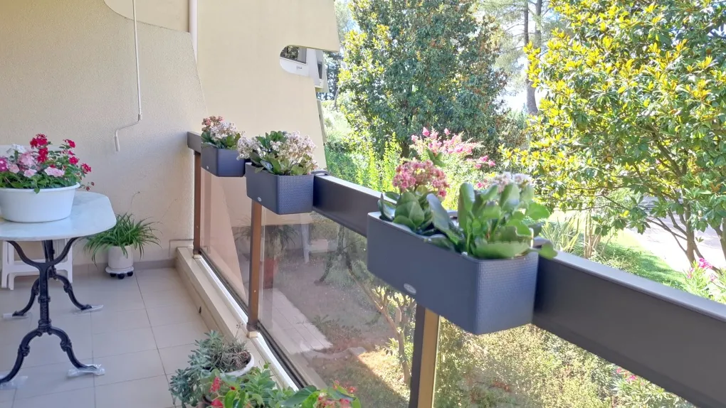 Appartement de 69 m² avec terrasse, piscine et parking à Nîmes dans résidence sécurisée 